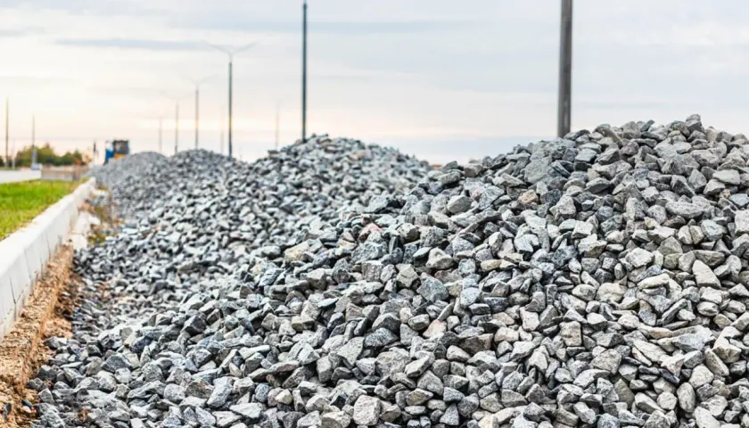 Jaki żwir do betonu? Wybierz dobrze i uniknij kosztownych błędów!