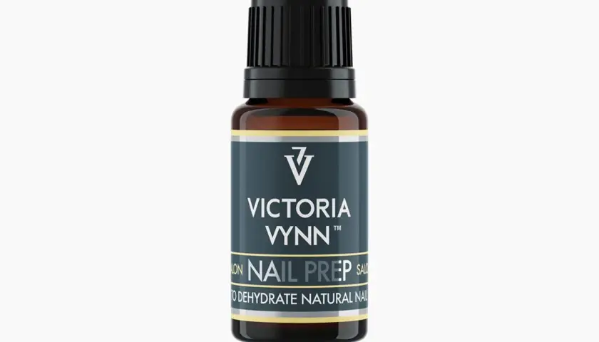 Buteleczka Victoria Vynn z produktem Nail Prep, który służy do dehydratacji naturalnych paznokci.