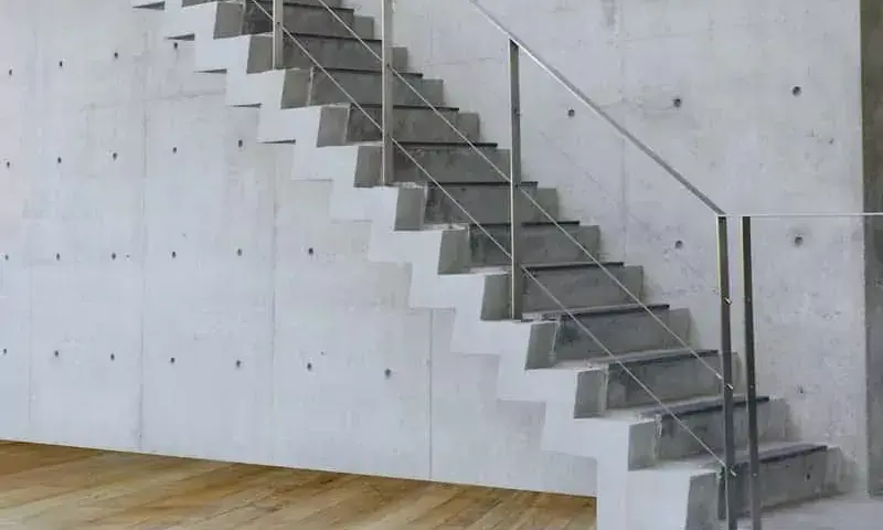 Jaki beton na schody wewnętrzne, aby uniknąć kosztownych błędów?