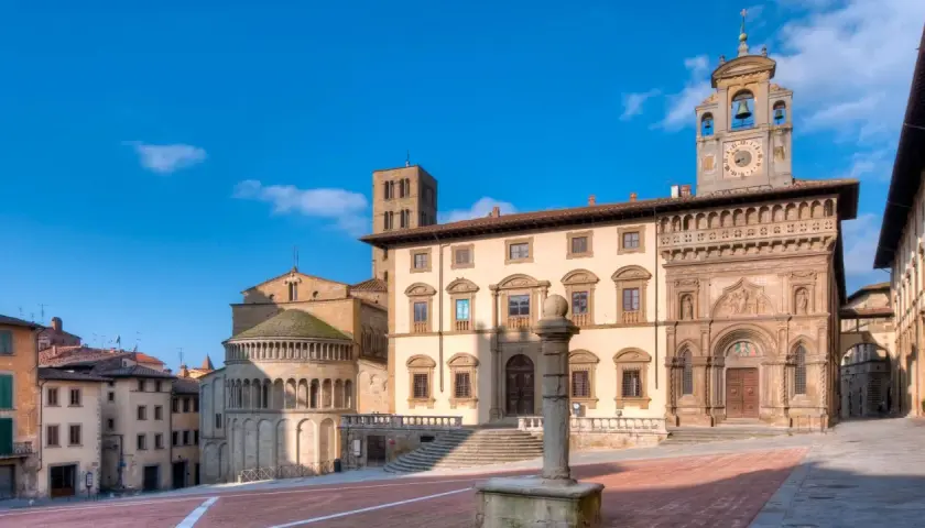 Arezzo atrakcje: odkryj najpiękniejsze miejsca w średniowiecznym mieście