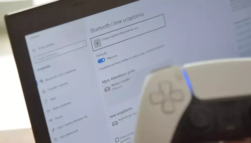Jak podłączyć pada do PS5 - proste kroki, aby uniknąć problemów