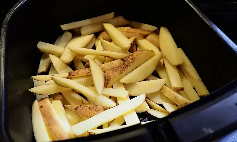 Jak przygotować frytki do frytkownicy beztłuszczowej, by były chrupiące