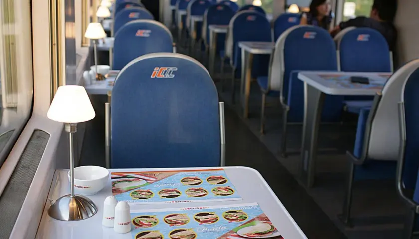 Gdzie znajduje się wagon WARS w pociągach intercity? Sprawdź lokalizację