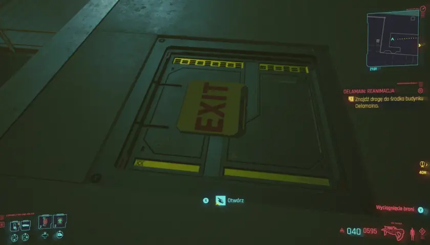 Drzwi z napisem "EXIT" w ramach misji "DELAMAIN: REANIMACJA". Trzeba znaleźć drogę do środka budynku.