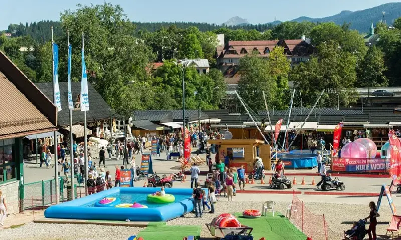 Gdzie z dzieckiem w Zakopanem? Odkryj atrakcje, które zachwycą maluchy