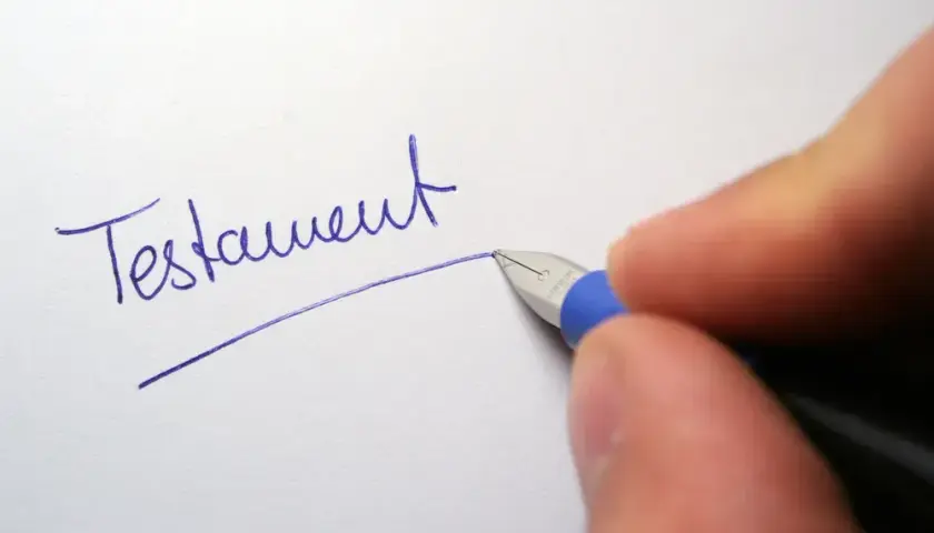 Jak napisać testament odręcznie? Kluczowe zasady, które musisz znać