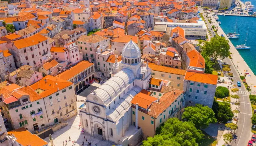 Szybenik atrakcje - odkryj ukryte skarby tego pięknego miasta