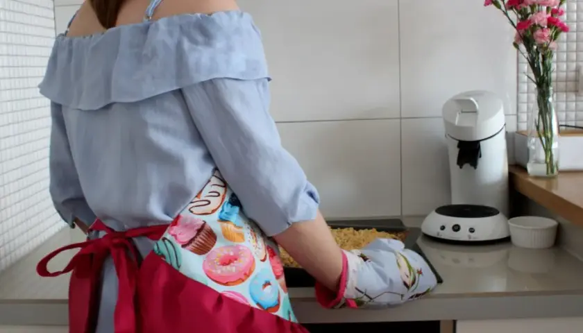 Jak spersonalizować fartuch kuchenny? Oto najciekawsze techniki