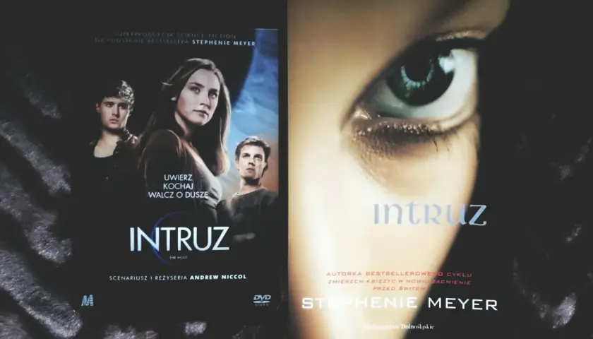 Intruz Stephenie Meyer: Recenzja. Czy warto dać się porwać tej historii?