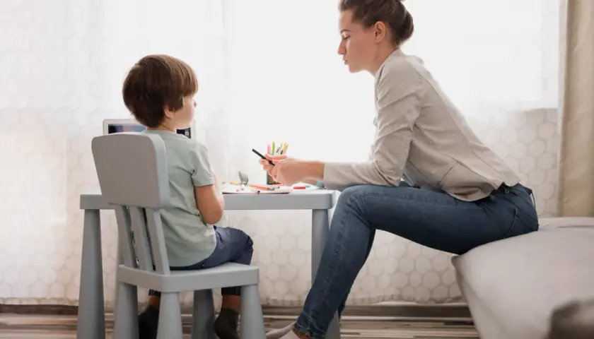 Jakie pytania zadaje psycholog dziecku i jak mogą pomóc w terapii