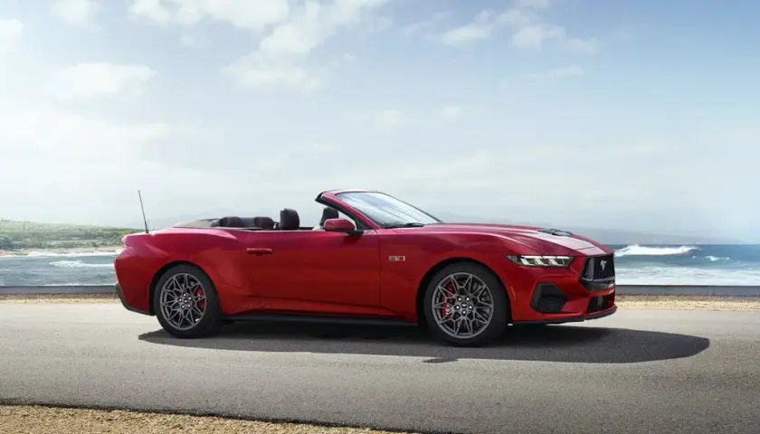 Mustang z automatem czy manualem - co wybrać i na co uważać w 2025?