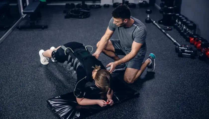 Trening EMS czy warto? Odkryj prawdziwe zalety i wady tej metody