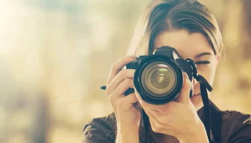 Czy fotograf to dobry zawód? Odkryj zalety i wyzwania tej kariery