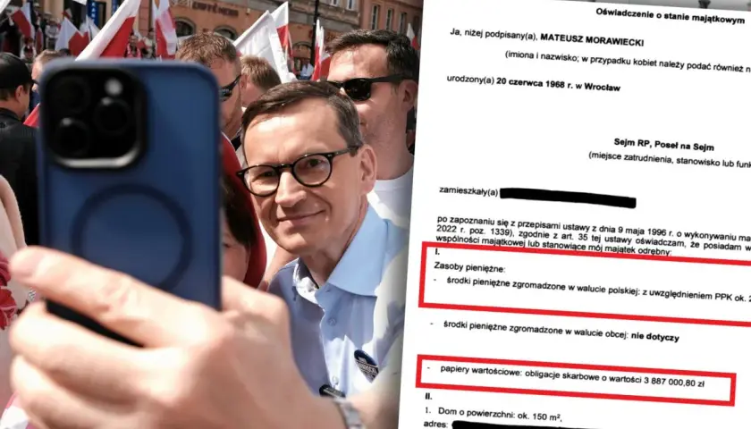 Mateusz Morawiecki na tle tłumu z polskimi flagami, obok fragment oświadczenia majątkowego, gdzie mieszka Mateusz Morawiecki.