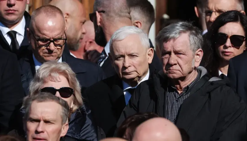 Kto był na pogrzebie Kaczyńskiego? Zaskakujące nazwiska gości