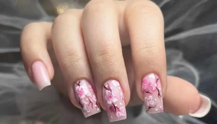 Czy manicure hybrydowy przedłuża paznokcie? Prawda vs mit