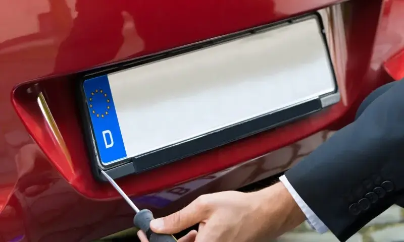 Jakie kary grożą za nieprzerejestrowanie samochodu i jak ich uniknąć
