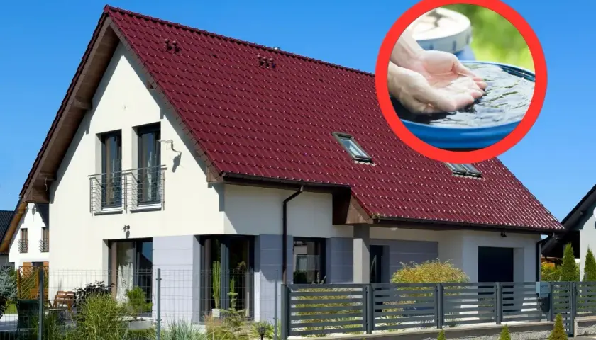 Nowy dom z czerwonym dachem, a w kółku dłonie czerpiące wodę z beczki. To może być część programu "Moja woda".