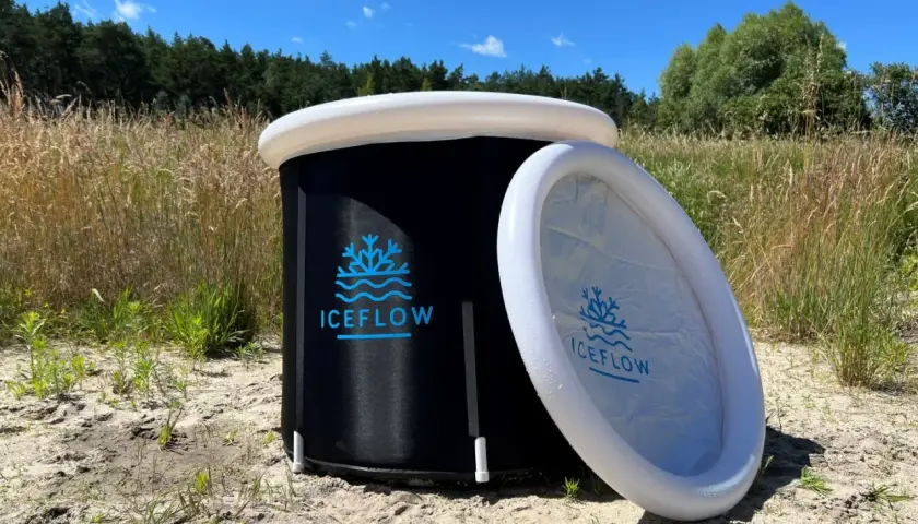 Przenośna wanna ICEFLOW, idealne akcesoria do morsowania na łonie natury. Gotowa na chłodne kąpiele!
