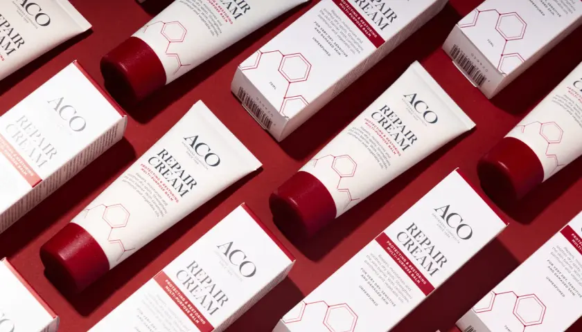 ACO Repair Cream med ceramider för intensiv hudvård. Skyddar, återställer och stärker hudbarriären.