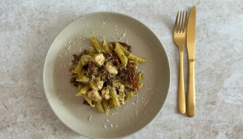 Jak zrobić makaron z pesto ze słoika – szybki i pyszny przepis