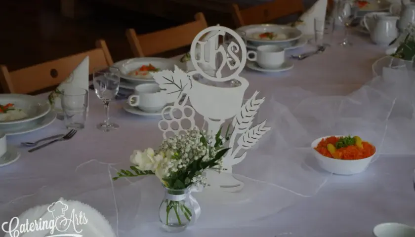 Komunia czy komunie? Jak zaplanować przyjęcie krok po kroku