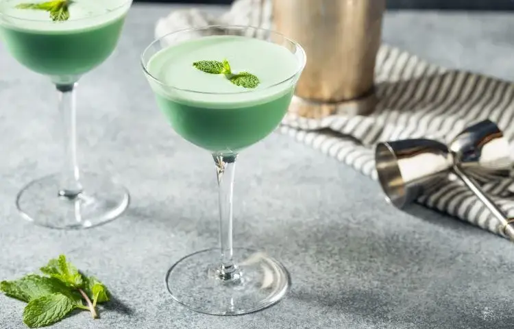 Jak przygotować idealny drink Grasshopper – prosty przepis na radość