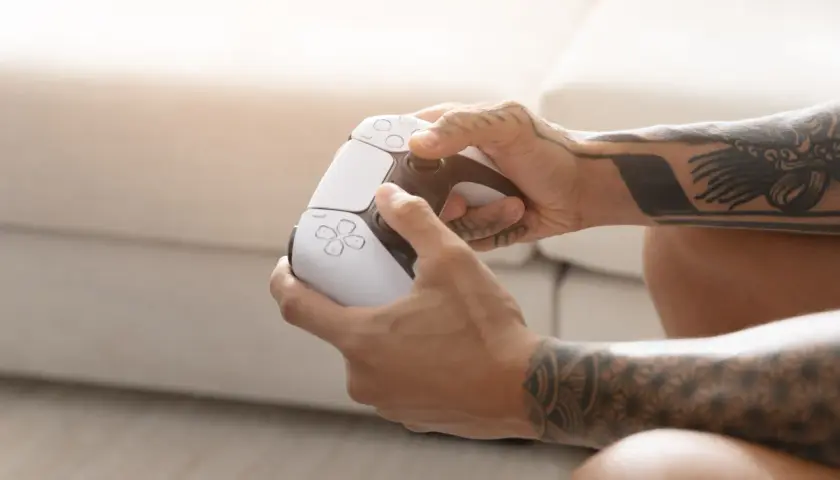 Jak grać na platformach rozrywkowych na PS5?