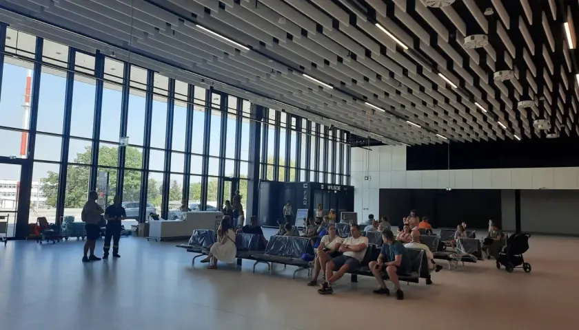 Lotnisko w Radomiu oficjalnie otwarte: poznaj szczegóły inauguracji lotu