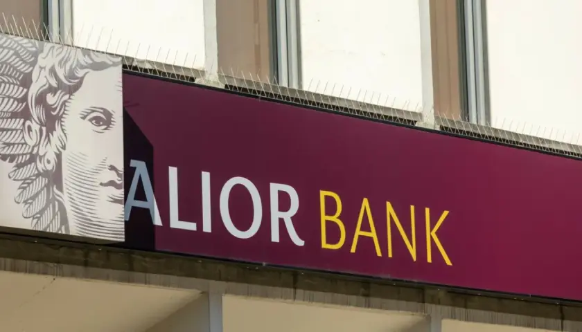 Alior Bank - sprawdź nasze rekomendacje finansowe. Elegancki znak banku z wizerunkiem głowy.