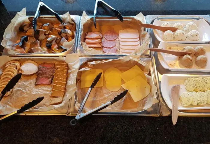 Krynica Morska gdzie zjeść – najlepsze restauracje dla każdego smaku