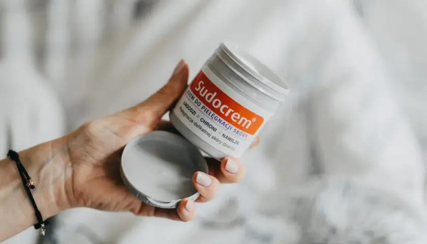 Czy Sudocrem jest dobry na pryszcze? Poznaj prawdę o jego działaniu