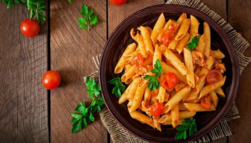 Ile czasu gotować makaron penne? Sprawdź, jak uniknąć rozgotowania!