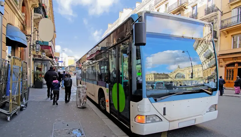 Jak dojechać do Wersalu z centrum Paryża - najwygodniejsze opcje transportu