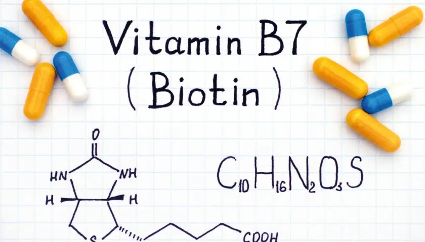 Biotin (Vitamin B7) Kapseln und chemische Formel. Biotin wirkung psyche: Dieses Vitamin ist wichtig für Nerven und Stoffwechsel.