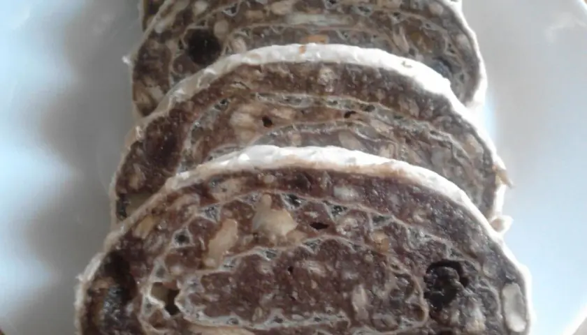 Przepis na ciasto salceson z wafli – łatwe i pyszne smakołyki