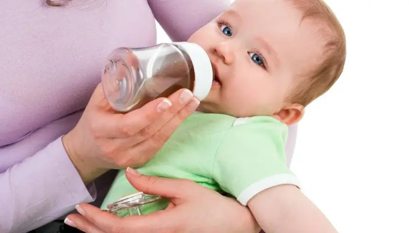 Jakie herbatki dla niemowlaka są bezpieczne i skuteczne w łagodzeniu dolegliwości?