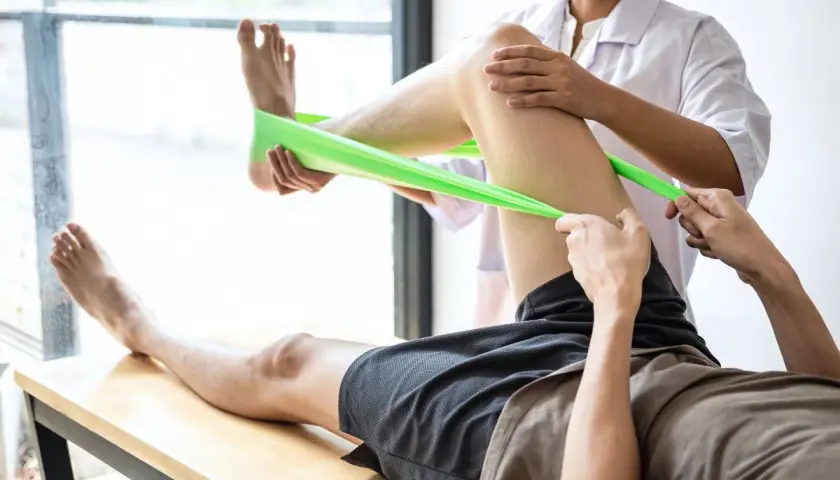 Fizjoterapeuta czym się zajmuje: poznaj jego kluczowe zadania i metody