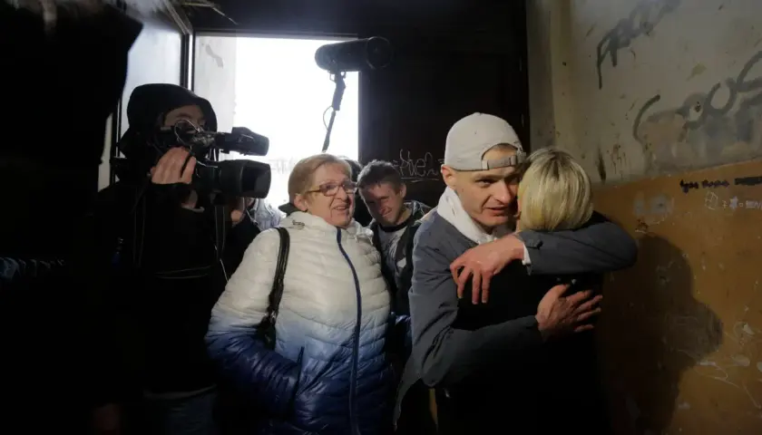 Kiedy film o komendzie w TV? Sprawdź datę emisji i nie przegap!