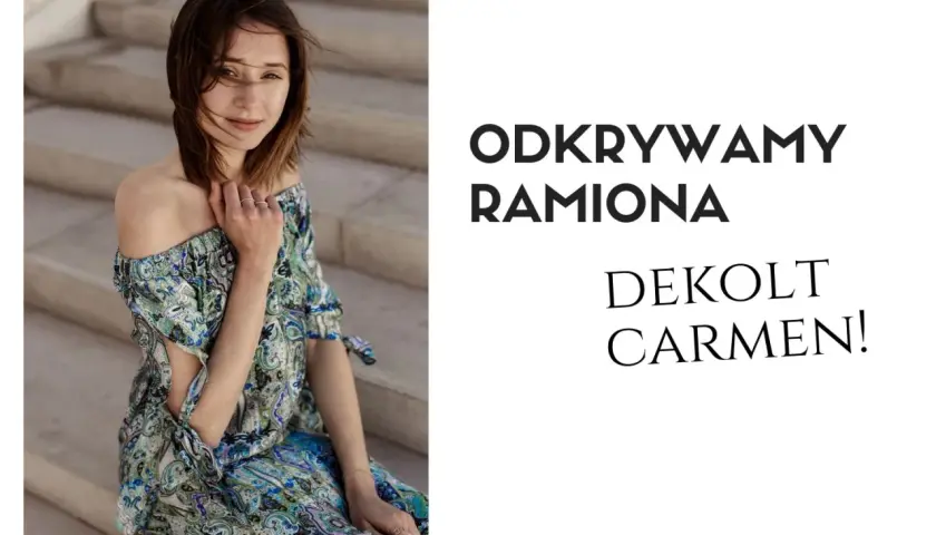 Kobieta w wzorzystej sukience z dekoltem carmen siedzi na schodach.
