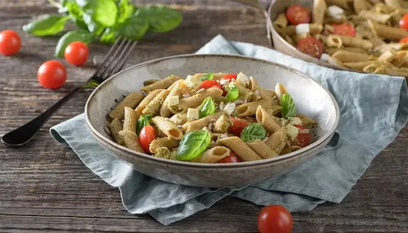 Co dodać do makaronu z pesto, aby zachwycić smakiem?