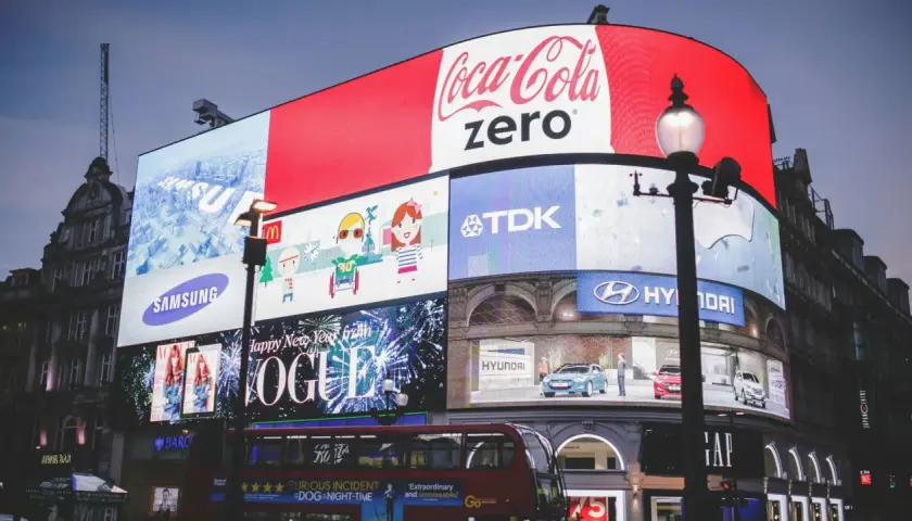 Praca po studiach marketingowych: Jak uniknąć trudności w karierze?