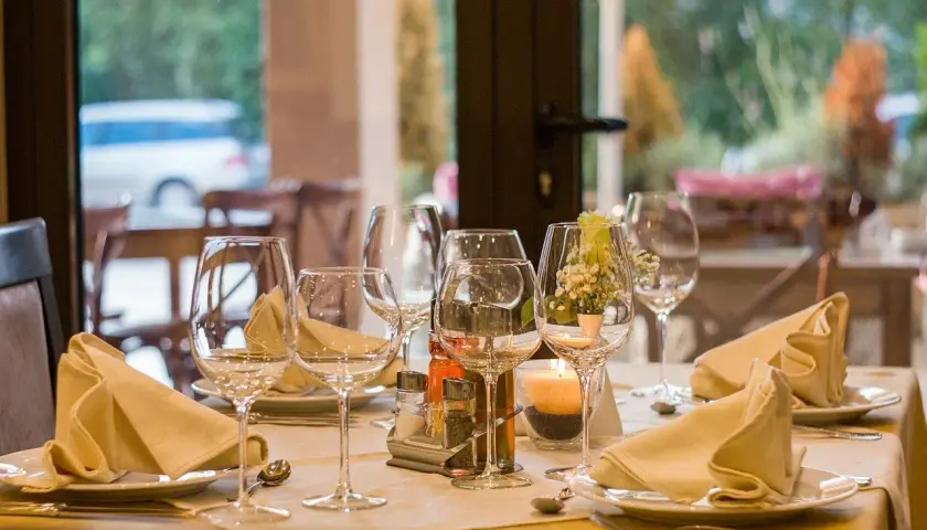 Jasna Góra gdzie zjeść – najlepsze restauracje w okolicy, które warto odwiedzić