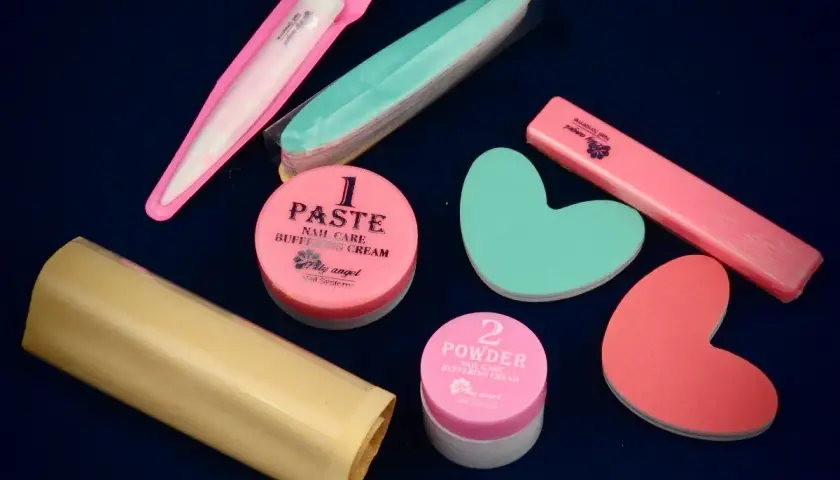 Gdzie kupić manicure japoński? Najlepsze miejsca i zestawy do wyboru