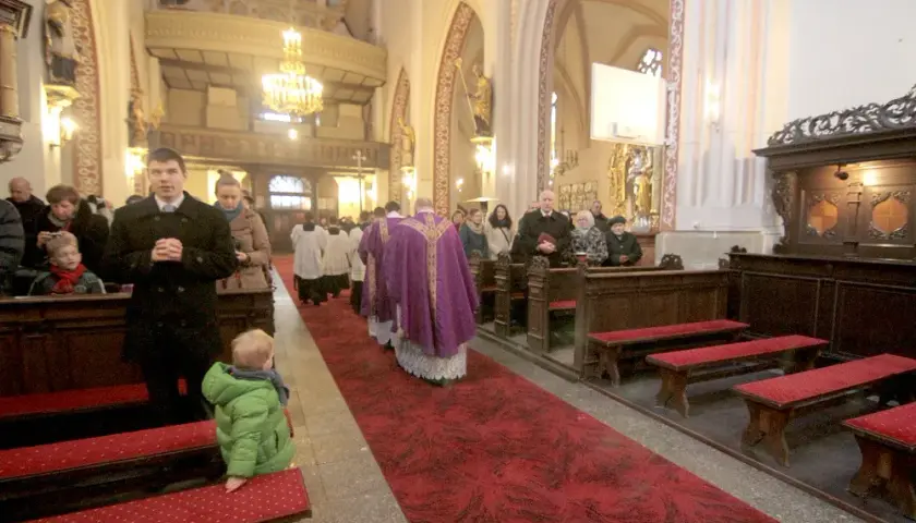 Ile trwa msza w rycie trydenckim? Czas trwania i różnice w liturgii