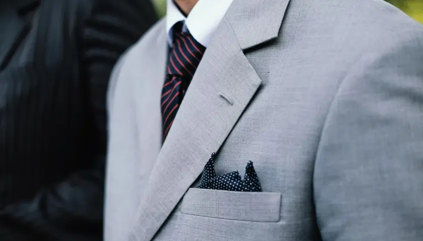 Marynarka sylwestrowa - dodająca elegancji każdej imprezie.