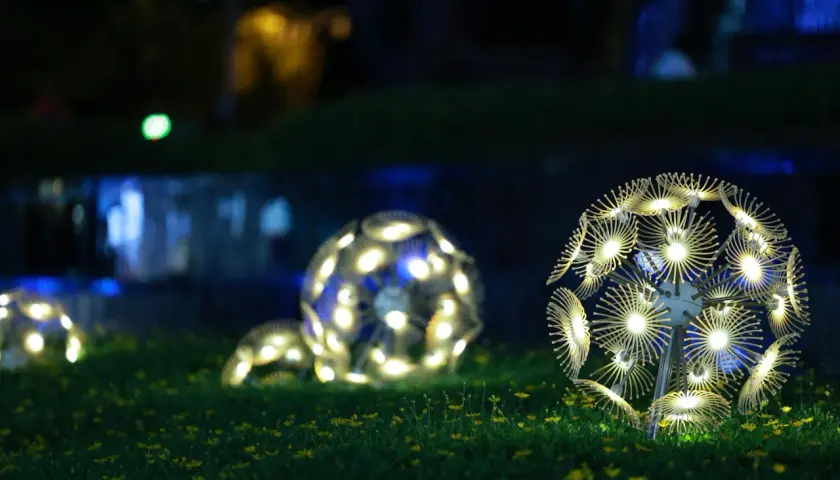 OZE i Oświetlenie LED: Jak Zrównoważone Technologie Kształtują Przyszłość Energetyki