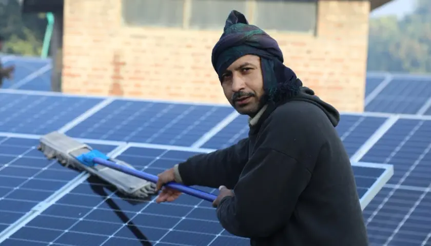 Instalacja PV na dachu Ile kosztuje dach fotowoltaiczny