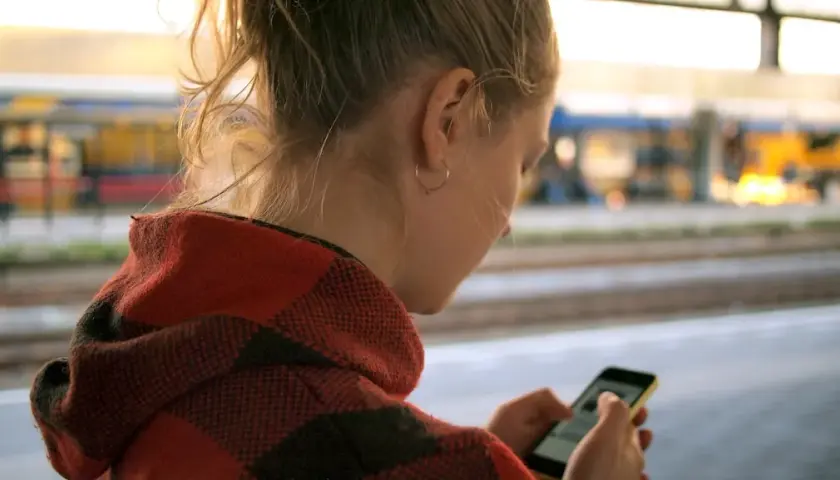 Monitoring telefonu komórkowego – nowoczesne narzędzie kontroli i bezpieczeństwa