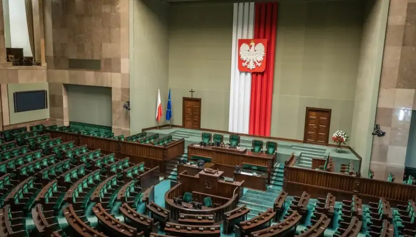 Kto kieruje pracą sejmu i senatu? Kluczowe informacje o marszałkach